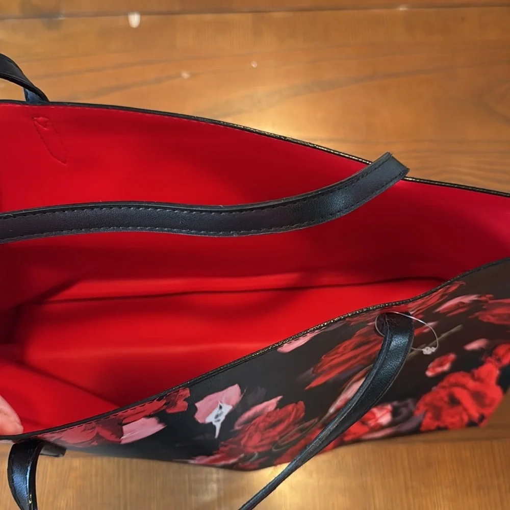 NWOT- Victoria's Secret Tote Bag.